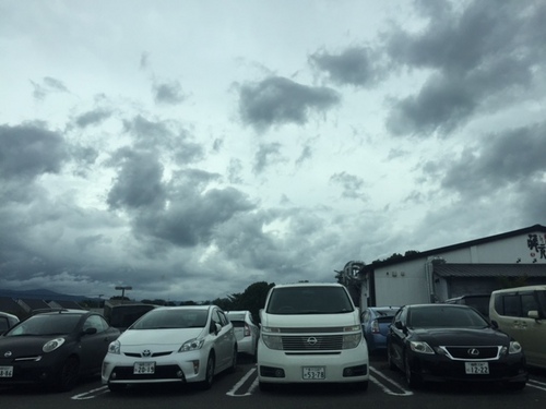 日曜日は曇り空