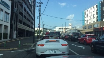 911