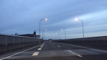 朝６時