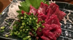 馬刺し