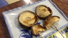 椎茸、豚バラ、皮、カシラ