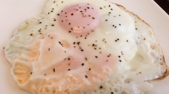 目玉焼き