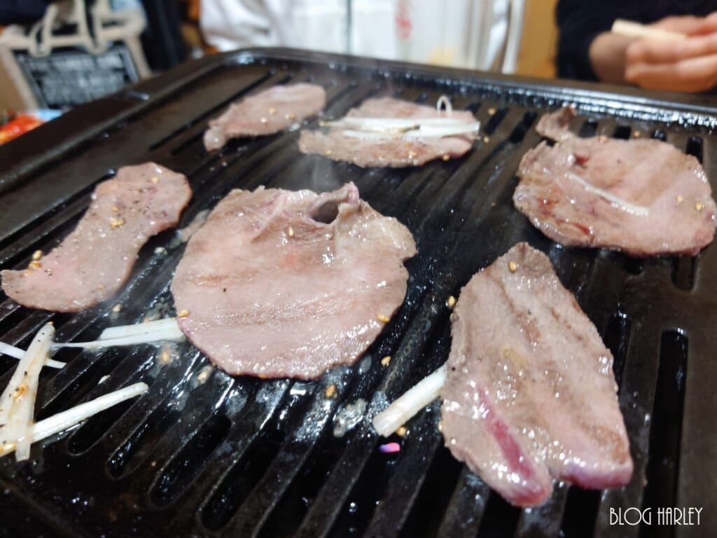 焼肉コモ