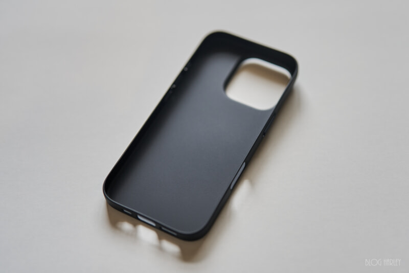 TORRAS iPhone 16 Pro 用 ケース【超薄型・極軽量】