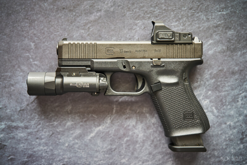 G19 Gen5 に G17Gen5 のマガジンを装着