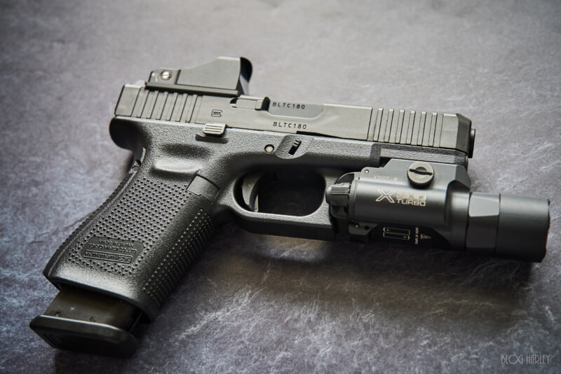 G19 Gen5 に G17Gen5 のマガジンを装着