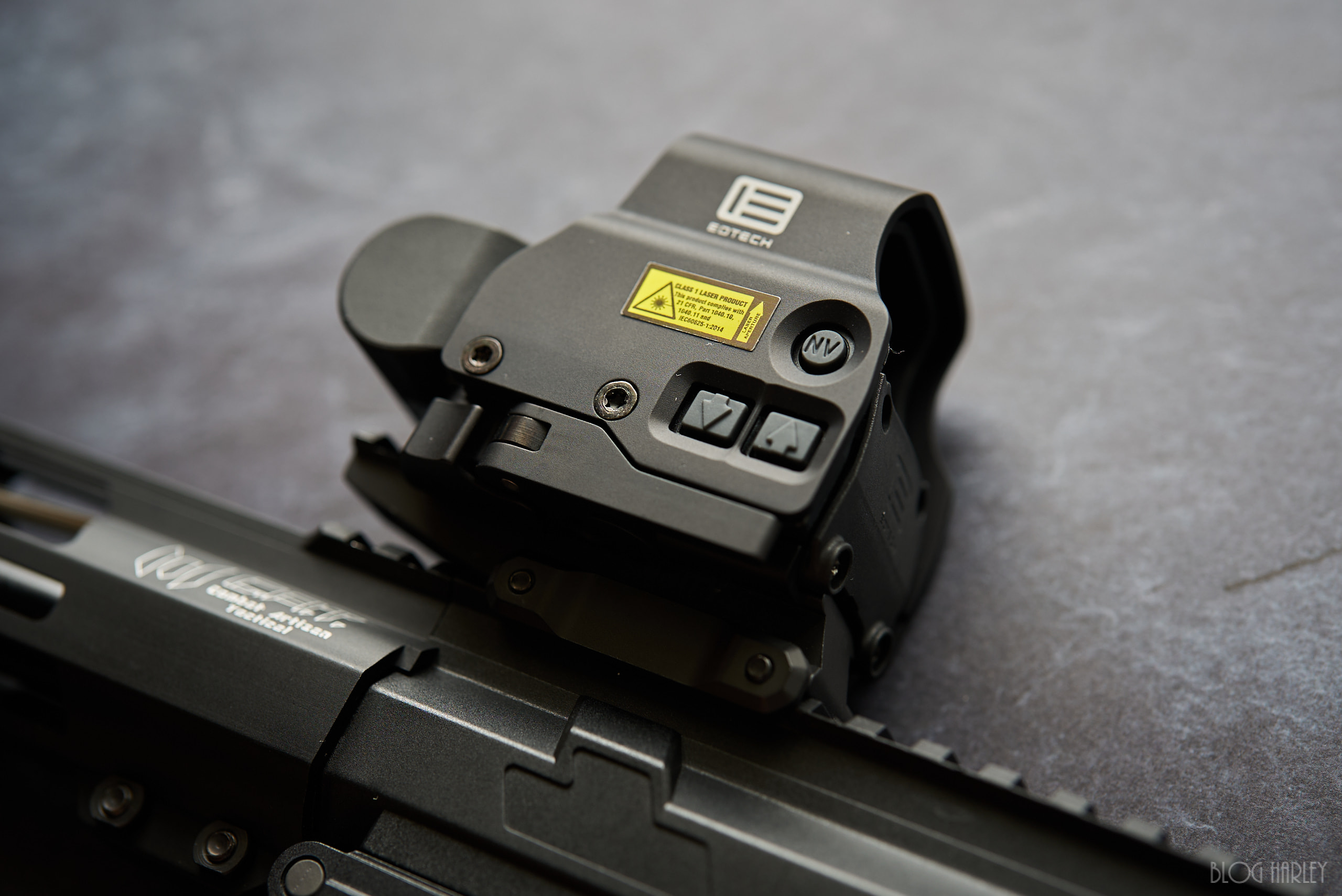 実物ホロサイト EOTECH HWS EXPS3-0 を載せてみた。 - BLOG HARLEY