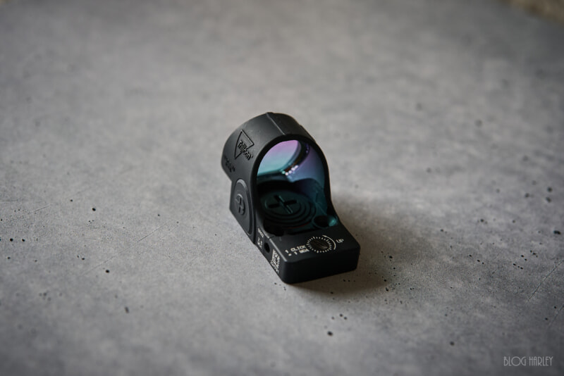 Trijicon SRO 実物