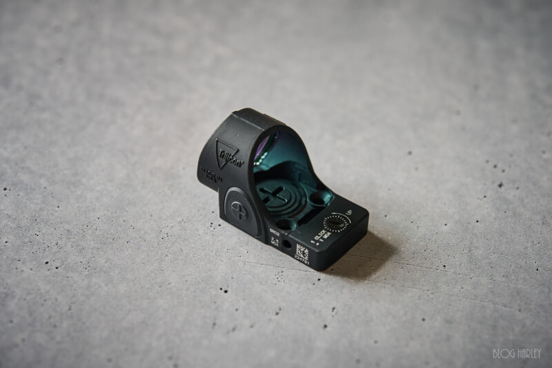 Trijicon SRO 実物
