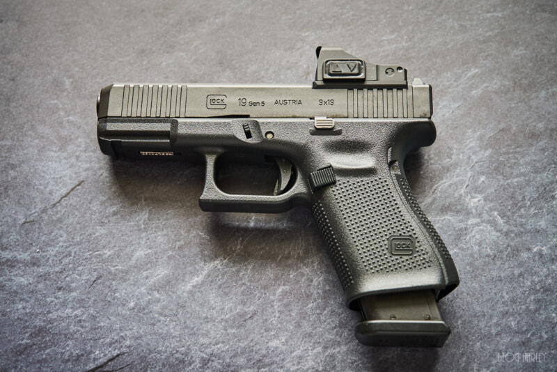 G19 Gen5 に G17Gen5 のマガジンを装着
