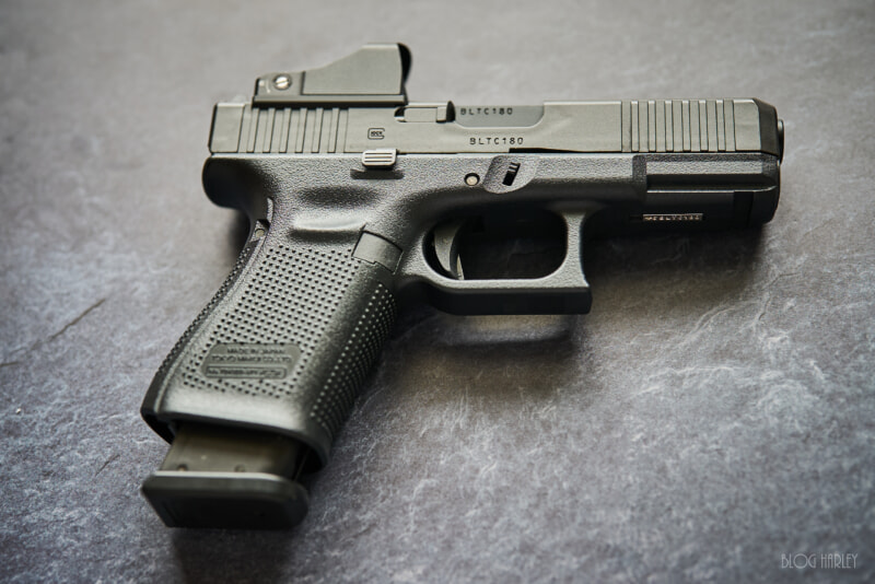 G19 Gen5 に G17Gen5 のマガジンを装着