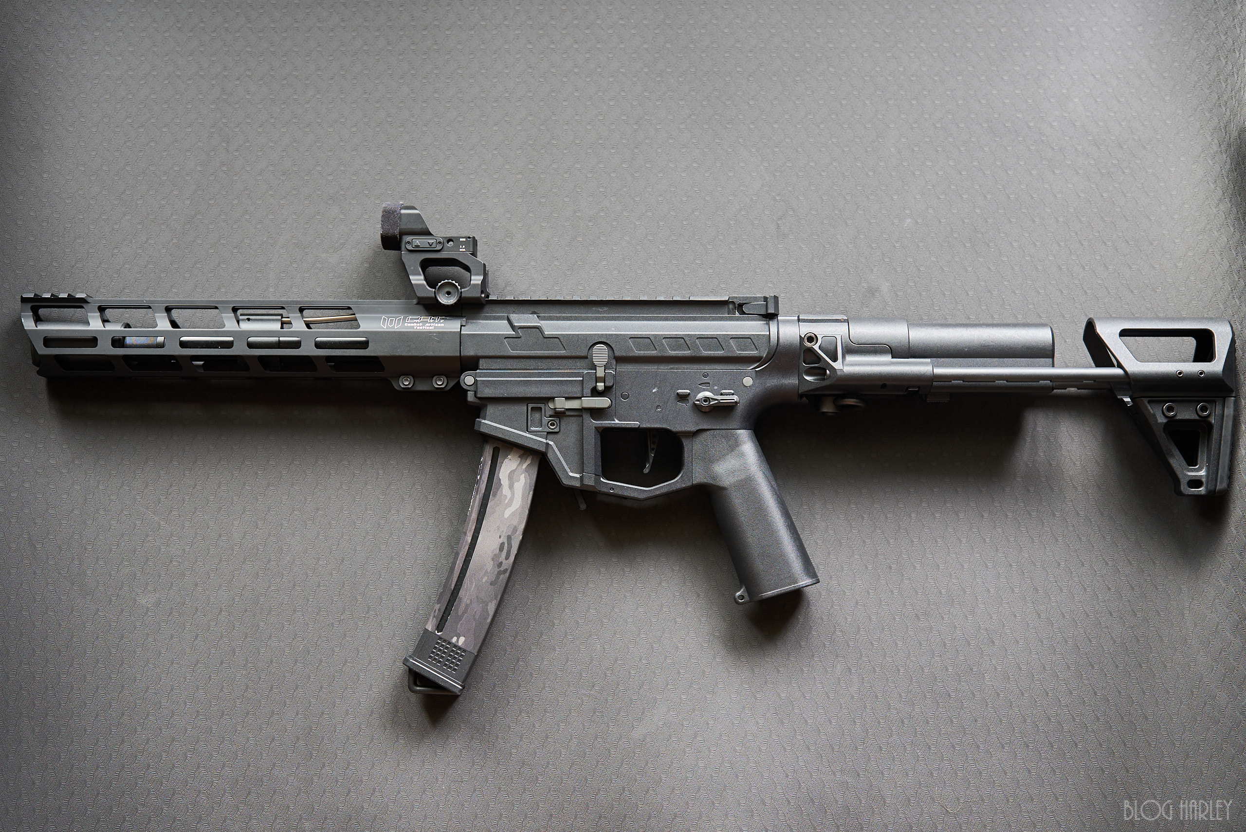 C.A.T. Versatile-8 SMG スタイルブック - BLOG HARLEY
