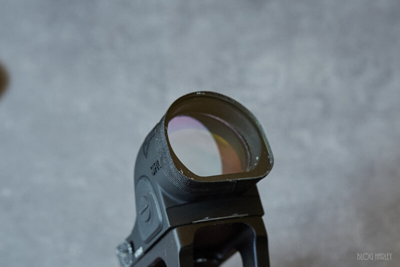 Trijicon SRO レンズプロテクター装着