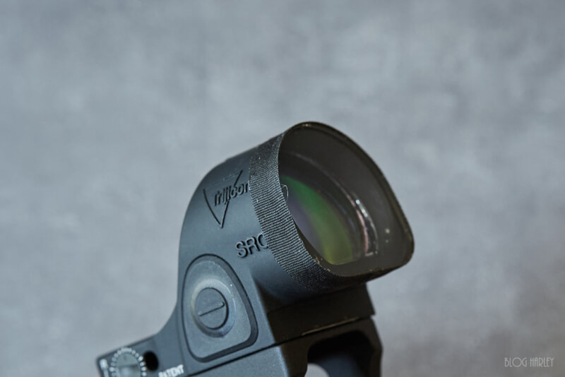 Trijicon SRO レンズプロテクター装着