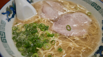 ラーメン八